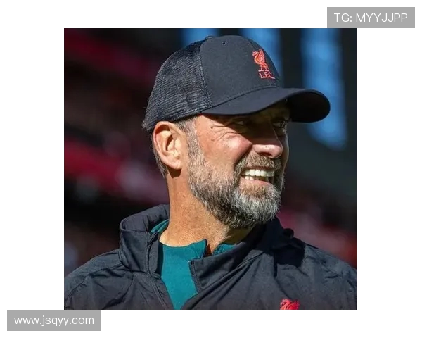 努涅斯在赛场上的精彩表现引发球迷热议与媒体关注的背后故事